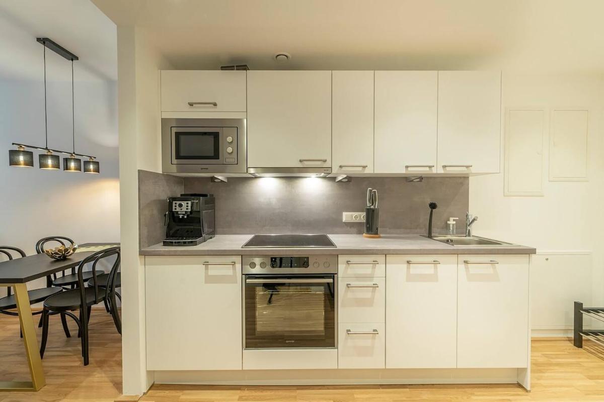 At Station I 3 Minutes To Shopping Street I High Speed Wifi Appartement Vienne