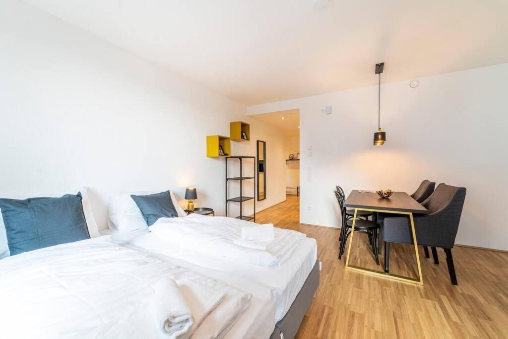 At Station I 3 Minutes To Shopping Street I High Speed Wifi Appartement Vienne