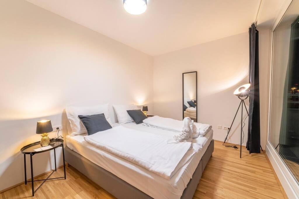 Appartement At Station I 3 Minutes To Shopping Street I High Speed Wifi Vienne